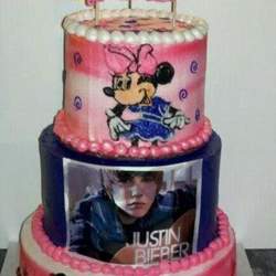 Ajah 6th birthday - Minnie Mouse/ Justin Bieber