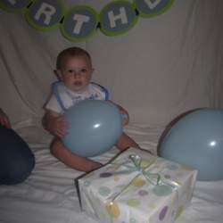 Gavin's 1st birthday - Cupcake prince