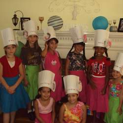 Nia's Baking Party - Cupcake Decorating Party