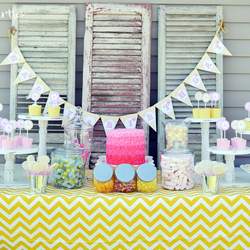 Cupcakes and Lemonade - Lemonade Stand