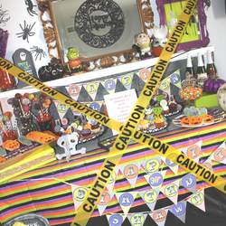 Halloween/30th Birthday Bash - halloween tablescape