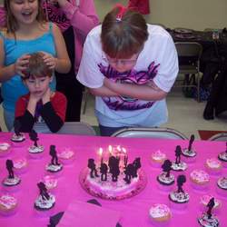 Merissa's 11th Monster High Swimming Party! - Monster High