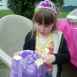 Savannah & Dora's Magical Garden with friends! - dora the explorer and flower/gardens