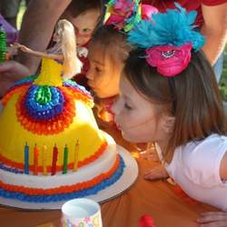 Barbie Magic Rainbow Party  - Barbie Rainbow