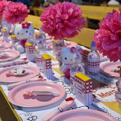 Hello Kitty inspired 4th Birthday party  - Hello Kitty