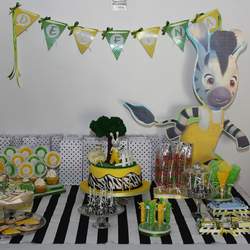 Delfina's Zou Bithday Party - zebra