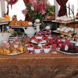 MaD HaTter Tea Party - Vintage Alice in Wonderland Mad Hatter Tea party
