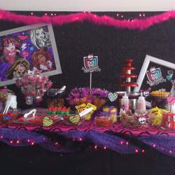 MONSTER HIGH  - Monster High