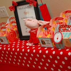 Lauren's 3rd Birthday! - Olivia the Pig