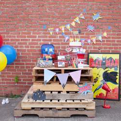 Vintage Superhero Party - Superhero
