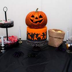All Hail the Jack-o-Lantern - halloween tablescape