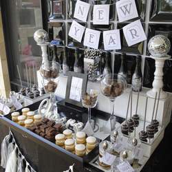 An Opulent NYE party - Black,White & silver