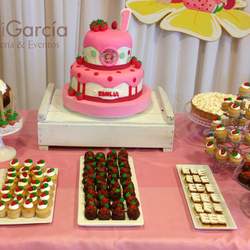 Emilia turns 1 - Strawberry Shortcake