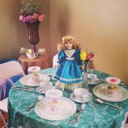 Valentina's Tea Party - Vintage tea party