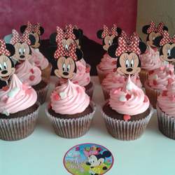 Sara cumplio 1 - Minnie Mouse