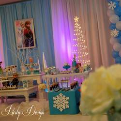 A FROZEN Party! - Disney Frozen