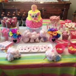 Natalie's Pink and Yellow Pig Party - pigs