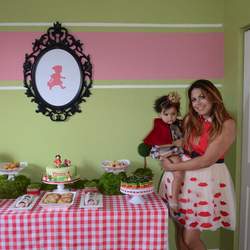 Vanna's Fancy Little Red Bash - None