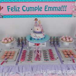 Primer Año de Emma - None