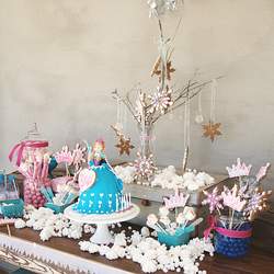 Emma's Frozen Celebration - Frozen (Disney)