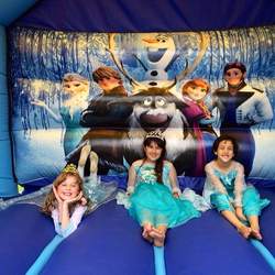 Anna and Elsa surprise - Frozen