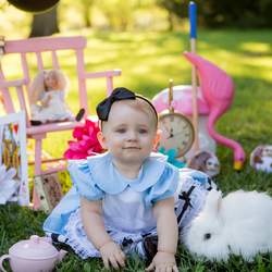Ellie in "One-derland" - Alice in Wonderland