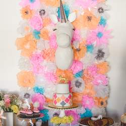 Unicorn Baby Shower - Unicorn and paper flowers