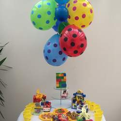 Joaquín loves Legos! - Lego Party 