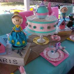 Frozen Vintage Party Theme Setup - Frozen Vintage Party Theme Setup