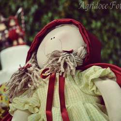 Little red riding hood and the wolf boy - Little red riding hood and the wolf boy