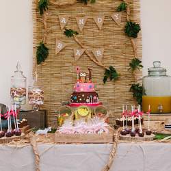 Jungle Party - Awesome Pink Jungle Party
