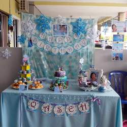 NUR  QASEH  DAMIA  4 - FROZEN