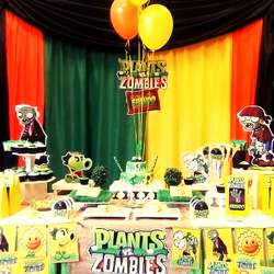 Lorenzo con sus zombis - Plants vs zombies