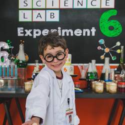 Caio's Mad Scientist Party - Science
