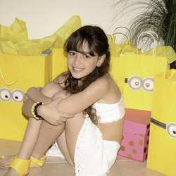 Luiza faz 8 - Minions
