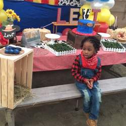 Levi's Barnyard Bash - Barnyard Farm 