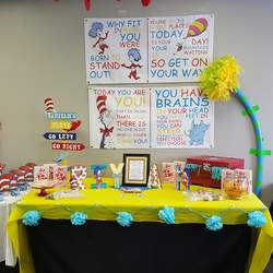 Nariyah's Dr. Seuss 1st birthday party - Dr suess