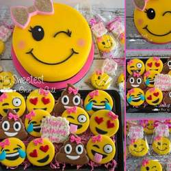 Kaylin’s Emoji 8th birthday party - emoji