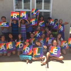 Lucy’s Art Party - Arts & Crafts