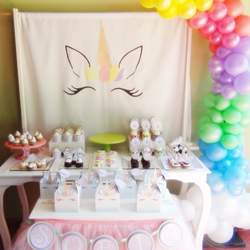 Unicornios y arco iris para Sofia - Unicorn