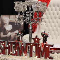 It's SHOWTIME  - Hollywood 