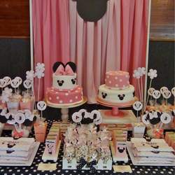 Amanda y Helena festejan con Minnie - Minnie Mouse