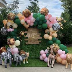Daniela’s young, wild and three birthday bash - Safari