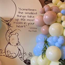 Legends Hundred Acre  - Winnie the Pooh 
