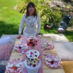 Glamorous Picnic - Spring Flowers