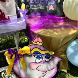 Princesses in dresses - Disney Princesses