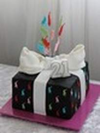 Elegant Cakes And Party Dates  