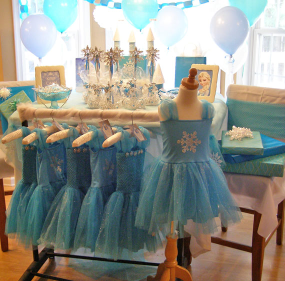 Elsa-super-best-dresses-table-570